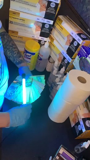 Corona cash 😂 #fyp #coronavirus #coronatime #quarantinelife #makehispocketshurt