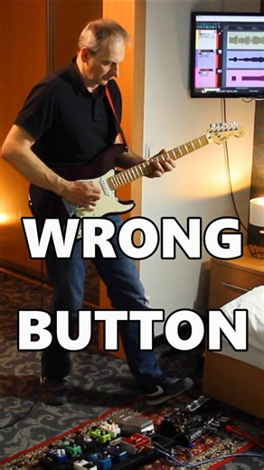 Live Looping in a Hotel Room with Digitech Trio+ #guitar #fender #Squier #guitarsolo