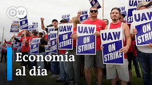 2.9K views · 129 reactions | El sindicato del automóvil en EE. UU. amplía la huelga a 7.000 trabajadores más. Estados Unidos vive unas huelgas sin precedentes. Al sector automotor podrían sumarse los sectores de la salud y el entretenimiento. Los paros están movilizando a más trabajadores debido, sobre todo, a la fuerte desigualdad de los ingresos, que hacen difícil soportar la elevada inflación. | DW Español | Facebook