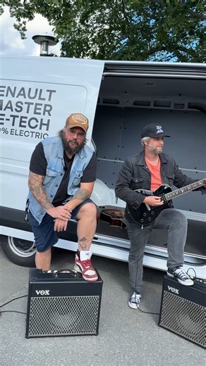 (Betalt samarbete) Bandit Rock och Renault Master laddar upp för tävlingen där du kan vinna en rockig upplevelse för dig och en polare! Resa, boende och plåtar till Metallica live på London Stadium i juli 2026. 🤘🎸 Är det du som blir Master of Rock? 🔥❗OBS! Redan nu finns EXTRA CHANS att vinna hos din närmaste Renault återförsäljare. Mer info Bandit.se @renaultsverige #renaulttransportbilar | Bandit Rock