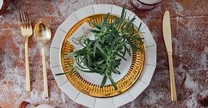 Get Into The Holiday Spirit With These Easy DIY Centerpieces