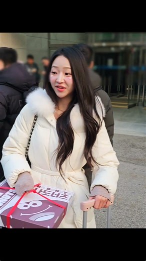 260103 Kb stars volleyball cheerleader Lee yeon jin (leave work & small talk)