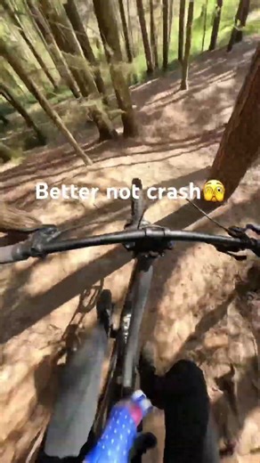 Better not crash🫣#mtb #bikes #bikelife #crash #shorts