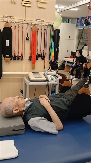 대한물리치료사협회 서울특별시물리치료사회 13년간 임원으로 활동한 김센터장! 재활병원 재활치료실장출신 20년재활병원근무경력의 신경계재활전문운동 물리치료사 주간보호센터오픈운영 무료운동