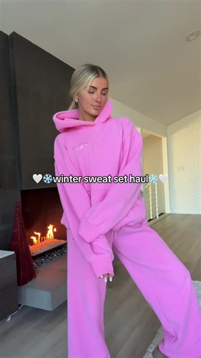 obsessed with the coziest sets from @White Fox Boutique ❄️🎁 use code TTCAROLINE for $$ off #ad