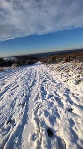 What do you do when it's been snowing? Get your snowboard out, of course! Paul Blackley has been doing exactly that this afternoon near Brook Down! 🎿 | Isle of Wight County Press