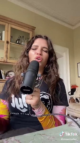 Songs About Annoying People | Mae Muller - So Annoying