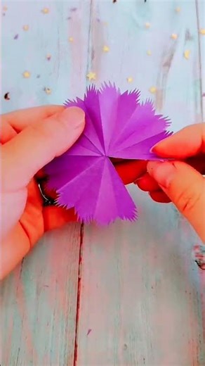 Wanna know how to make these flower cards?#craftshorts #crafttutorial #artandcraftideas #creative