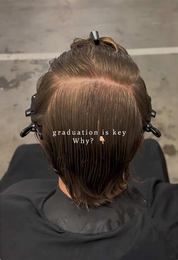 A good graduation is important for a good flow in a haircut because it controls how the hair moves, blends, and falls naturally. Some points how it directly affects flow 1. Creates smooth transitions Graduation is the gradual increase in length from short to long. When it’s done well, there are no harsh lines or shelves, so the eye moves smoothly through the haircut. This visual continuity is what we perceive as “flow.” 2. Guides natural movement Hair naturally wants to fall in certain direction
