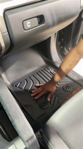 Toyota Tacoma Con Alfombras De Interior TonnoFlip Cambio Completo