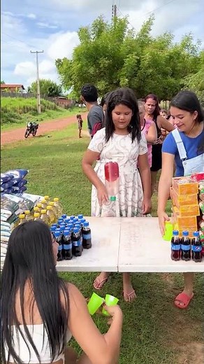 Desafio da garrafa: Acerte e doe alimentos