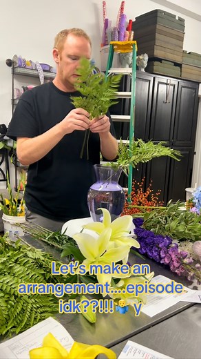 Let’s make something pretty! #arrangement #eyecatching #oneofakind #elegant #florals #shoplocal #shopnow | Tiger Lily Flowers & Gifts
