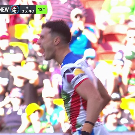 Armstrong races away! 🏎 #NRLTitansKnights | NRL