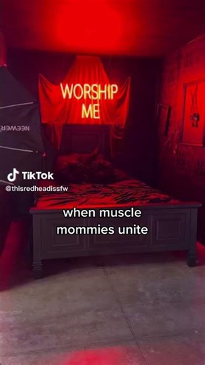 Muscle Mommies Unite: The Ultimate Strength & Style Flex!