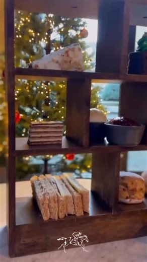 🎄Festive Afternoon Treats are officially in season at The Broadway Hotel and they’re every bit as magical as the village itself🎄 Settle in for a Festive Afternoon Tea filled with winter favourites, upgrade to a Champagne Afternoon Tea for that extra sparkle🍾, choose a Prosecco or Mulled Wine Afternoon Tea for something wonderfully warming, or keep it classic with our much-loved Cream Tea. Whichever you pick, it’s the perfect way to slow down and savour the Cotswolds at Christmas 🍰🫖 🎄✨Plann