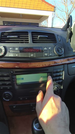 Mercedes W211 Uhrzeit über Comand einstellen! Setting the time on a Mercedes W211 via Comand! #diy