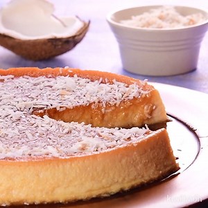 Missing your SPRING BREAK crush? 💔 Give yourself a treat with this COCONUT flan! 🥥 | kiwilimón