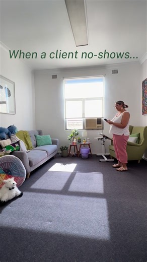 Mindscape Psychology & Allied Health on Instagram: "Ever wondered what your therapist does when a client no-shows or late cancels? 👀 Hint: there’s usually snacks… and probably a cup of tea ☕🤭 But seriously, we spend so much of our time outside of your session researching how we can help, planning strategies and interventions, writing up notes, interpreting assessment results, writing feedback letters to your referrers, and thinking about YOU and your therapy. If you need highly skilled, dedica