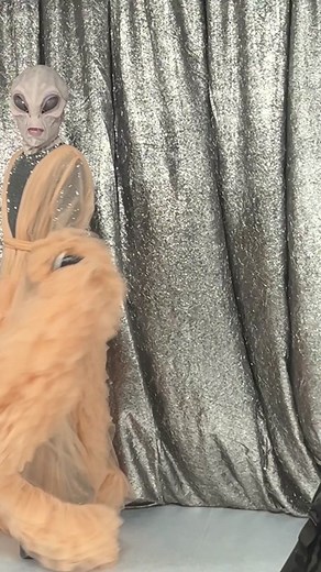 an #aliensuperstar has arrived to the premiere of #beyonce’s #renaissanceworldtour film