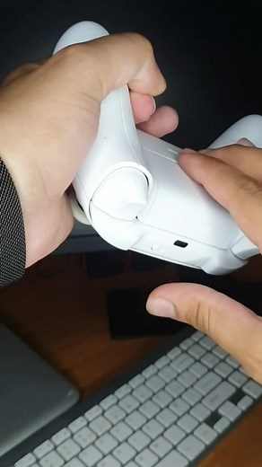 How to Change Batteries in Xbox Series X/S Controller