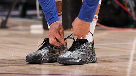 Steph Curry debuts new Adidas Crazy Energy  shoes for Warriors-Timberwolves game