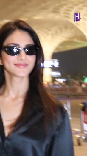 28K views · 263 reactions | Vaani Kapoor Fly To Us For Her First Three-city Us Tour Spotted At Airport || bollyjub #shorts #VaaniKapoor #fly #tour #spotted #airport #fashion #celebrityblogger #entertainmentnews #celebritygossip | Bolly Hub | Facebook