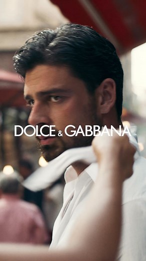 Dolce&Gabbana Devotion For Men Parfum: una fragancia sofisticada que cuenta una historia de carácter y encanto. Una nueva fragancia masculina, parte de un encuentro que perdurará en el tiempo. Descubre la campaña con Michele Morrone y Maya Jama. #DGDevotion #DGBeauty | Perfumerías Fetiche S.A.