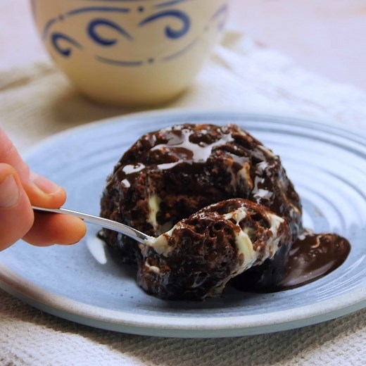 This really is the perfect molten chocolate pudding, and it’s almost instant! Full Recipe: http://bit.ly/3aHpZrz | Good Housekeeping
