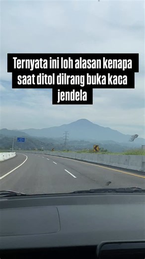 NGOTOMOTIF CHANNEL on Instagram: "Alasan Dilarang Membuka Kaca Saat di Tol 1. Mengurangi keselamatan Membuka kaca saat melaju kencang meningkatkan risiko: Benda asing masuk ke kabin Kerikil, debu, atau serpihan mengenai penumpang 2. Risiko kejahatan Di beberapa kondisi (macet, mendekati gerbang tol), kaca terbuka bisa dimanfaatkan pelaku kejahatan untuk merampas barang. 3. Mengganggu konsentrasi pengemudi Angin kencang dan suara bising bisa mengganggu fokus, terutama di kecepatan tinggi. 4. Berb