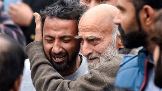 'Suicide blast' at mosque in Pakistan kills dozens