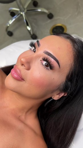 Achieving Brow Perfection with Gisselle Bravo's Ombre Brows - Before & After Transformation