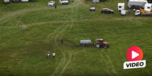 Darum sprühten Bauern Leute mit Gülle ein | Nau.ch