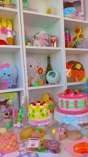 Would you like to see more cute stuff? Let me show you around the #slimeshop 💖