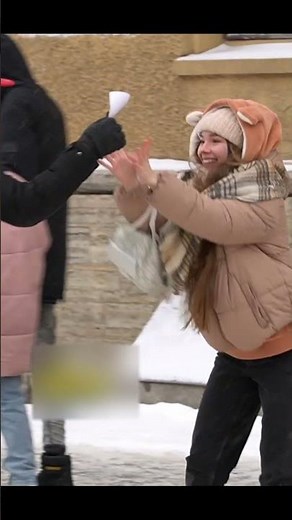 Подставной рекламщик троллит людей ПРАНК best prank #shorts