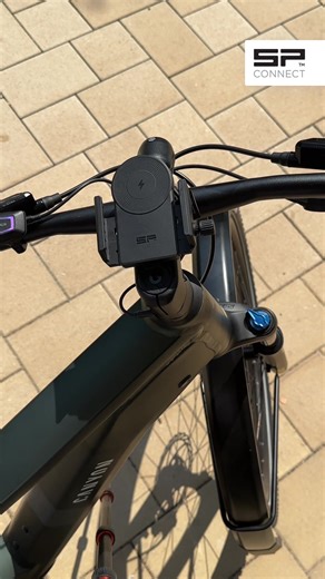 3 Easy Ways to Charge Your Phone on an E-Bike