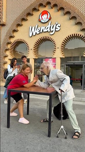 Arm prank👱(👴🏾 )