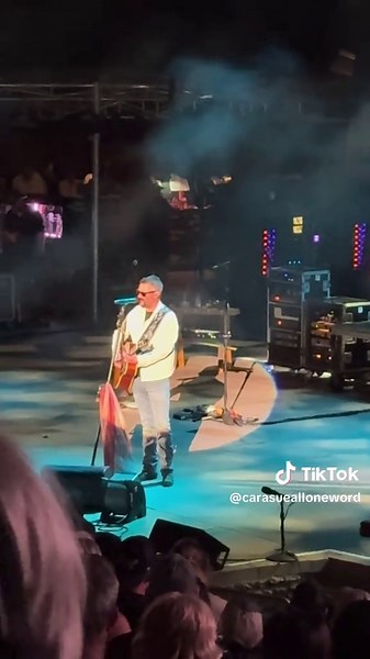 Eric Church Delights Fans with Lightning Performance