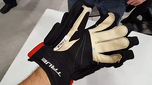 719K views · 3.4K reactions | The future of the hockey glove is here! I have no clue how this wasn't invented years ago. Follow me at How To Hockey and Youtube https://www.youtube.com/hockeymovement for a full review of these mitts. I add new hockey videos on Youtube every week | Coach Jeremy - How To Hockey | Facebook