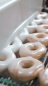 Donut lovers, rejoice! 🍩 Our new donut machine is up and running at Hanston Ortigas Branch—bringing you the freshest, fluffiest donuts all the time! | P. Donuts