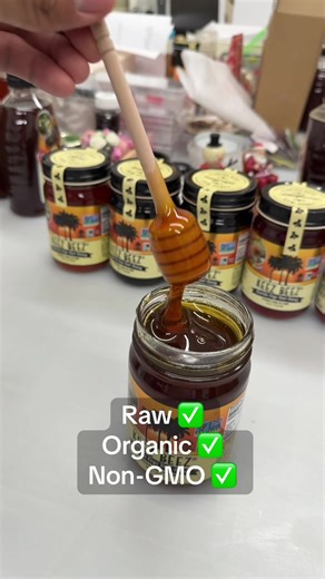 ✨ Not all honey is created equal...Read more👇 Raw, organic, non-GMO honey is more than just sweet—it’s the ultimate 100% natural sweetener, packed with antioxidants, supporting immune health, and soothing digestion naturally. 🌿 Perfect for tea, toast, or straight from the jar, this is nature’s liquid gold! 🍯 Taste the difference of Keez Beez Honey, sourced from the Florida Keys and perfected by nature. 🌞 📲 Tap below to shop now and bring nature’s liquid gold into your home! #c#creatorsearch