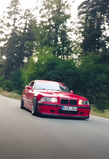 BMW E36 driving experience: why enthusiasts love the E36