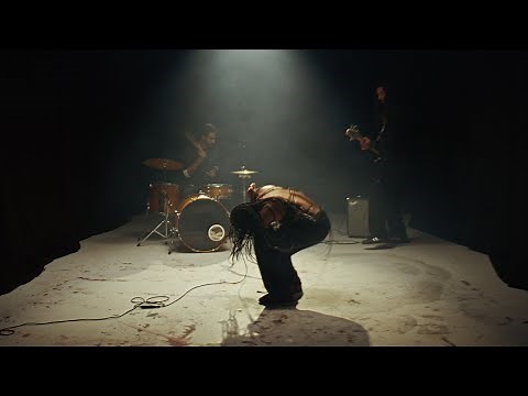 Magi Merlin - Bip/9volt (Official Music Video)