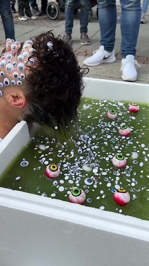 137K views · 478 reactions | Me-: like I thought putting my head in slime would be a good idea..It took 4 days for it to get out of my hair嵐 Follow Photographer For More殺殺 #facebookreels #color #videography #photographer #creative #photography #eye #dslr #slim #viral #explore | Dream Capture | Facebook