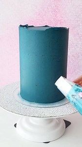 easy fault line marble with Wilton 127D piping tip #marblecake #faultlinecake #buttercreamcake #cakehack #bakinghacks #foryou #BVIRAL | How We Bake