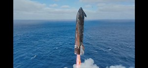 In questa ripresa del contatto con l'acqua di #Ship38 durante #FT11 si nota bene l'antenna Starlink installata sulla boa. Grazie a questa tecnologia abbiamo la possibilità di vedere spettacolari immagini in diretta durante i voli di #Starship. Fonte: #SpaceX / #Starlink | AstronautiCAST