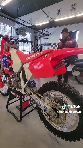 Honda CR 250: A Nostalgic Look at 2-Stroke Motocross