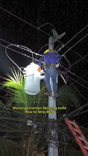 407K views · 2.8K reactions | Buhay Lineman Line Working How to Strip Wire #adsonreels #reelsvideo #linemanjob #linemanwork #everyone #followers #highlights #foryouシ #thanksyouwatchingmyreels | Mark Anthony Beltran | Facebook