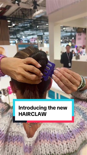 The new #hairclaw @byEloise #hairup #updo #hairstyle #fyp