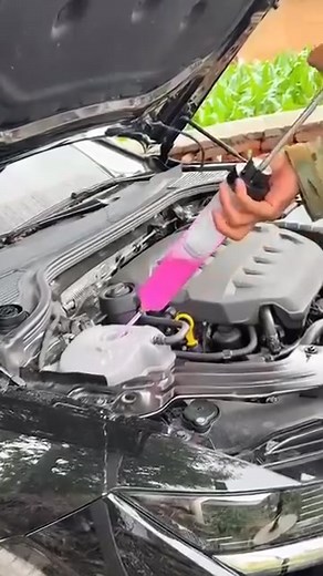  Fluid Extractor & Filler Syringe Pump Quick & clean fluid extraction for cars, trucks, motorcycles, and more! ️ Transparent 200ml or 500ml reservoir for precise control. No spills, no mess!  Leak-resistant, durable, and easy to use with extended hose for tight spots.  #CarMaintenance #FluidExtractor #AutoCare #DIYMechanic | Flinkmaster.com | Facebook