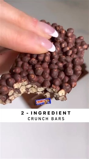 2-INGREDIENT QUINOA CRUNCH BARS! I’m obsessed and they’re so easy to make (and eat!)- vegan- paleo- 100% sugar-free- gluten free- grain free- lower in carbs- full of antioxidants- kid friendlyWhat you need:Puffed quinoa cereal (I’ll link the ones I used in my stories)unsweetened 1-ingredient chocolateMix cereal with melted chocolate (no exact measurements - add more chocolate if there’s too much quinoa cereal, add more cereal if three’s too much chocolate - no brainer). Follow video instructions